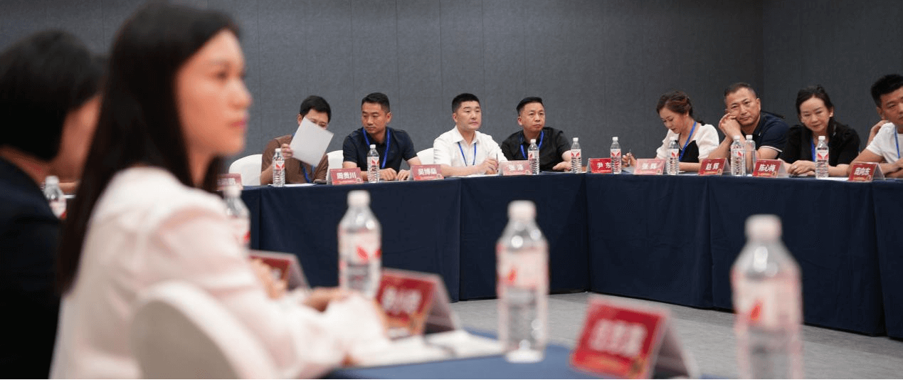 四川大学商学院百家校企行暨四川大学总裁校友会走进西南口腔医院