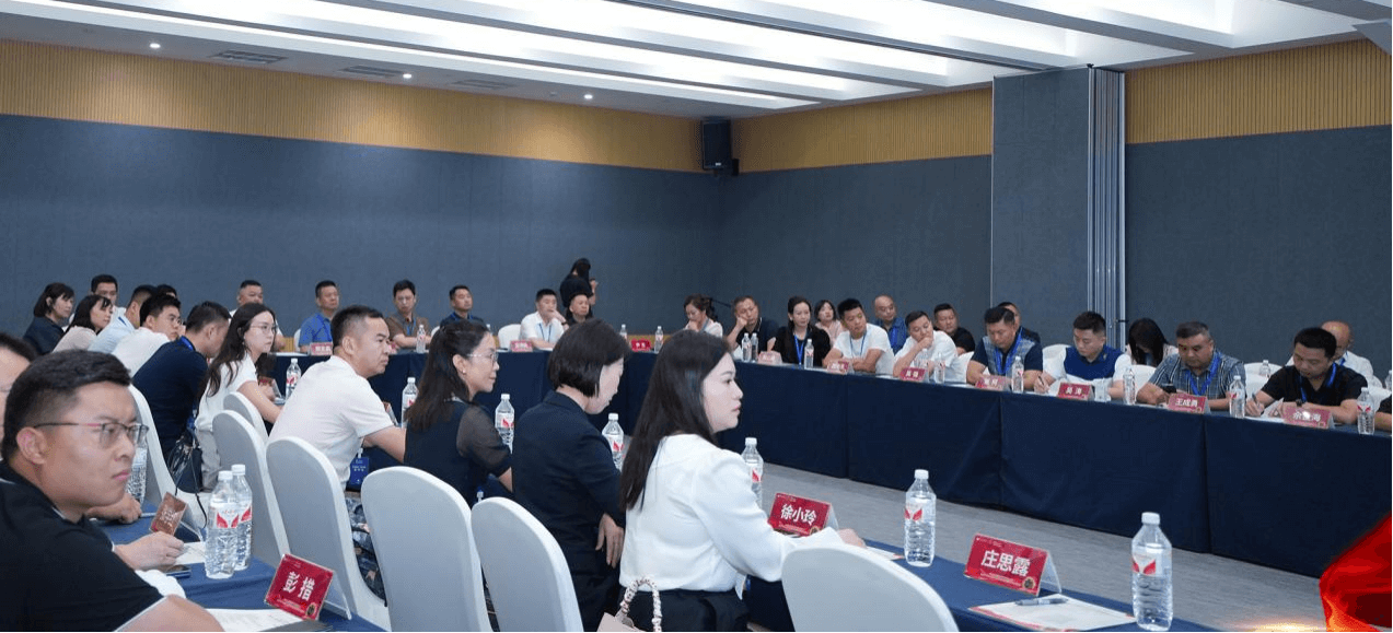 四川大学商学院百家校企行暨四川大学总裁校友会走进西南口腔医院